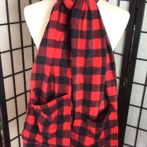 Buffalo Plaid Oblong Scarf with Pockets!